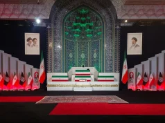 من مختلف أنحاء العالم.. وفودٌ من نحو 100 دولة تُلقي نظرة الوداع على جثمان قائد الثورة الإسلامية في طهران